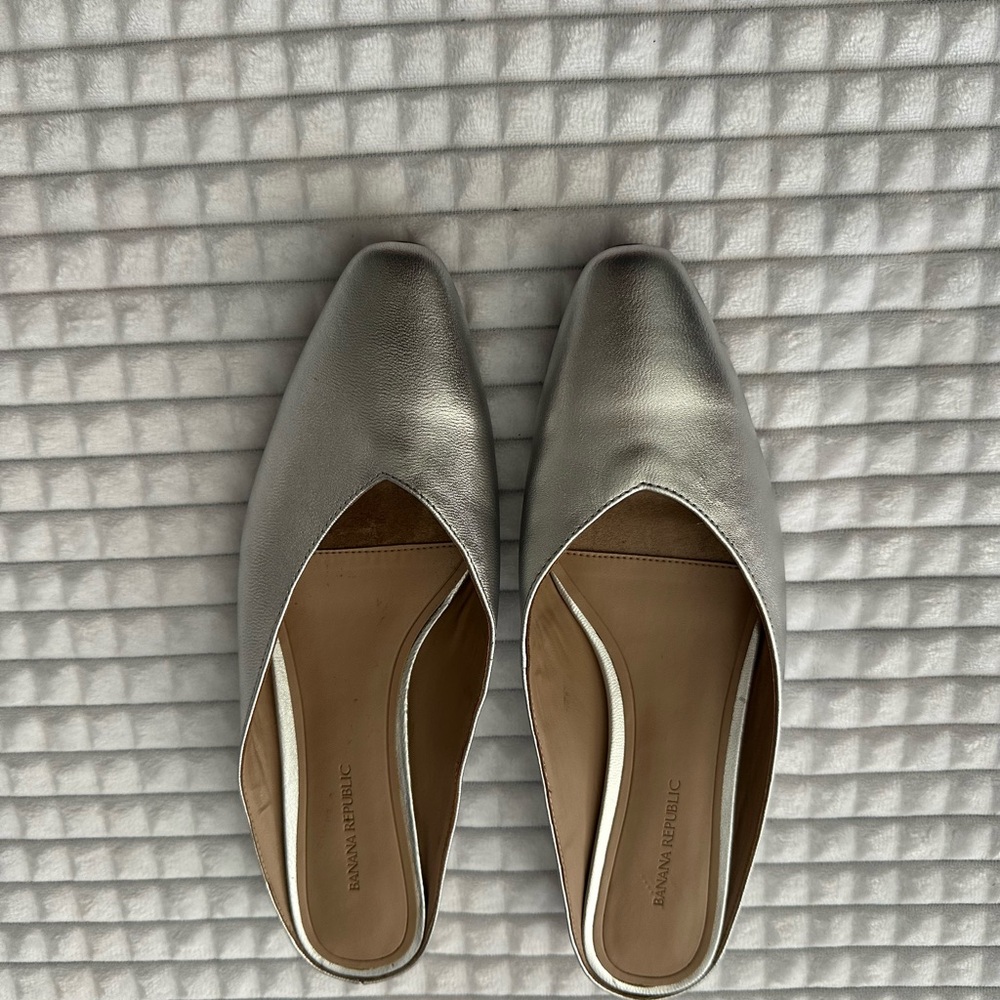 Banana Republic Metallic Silver Mules